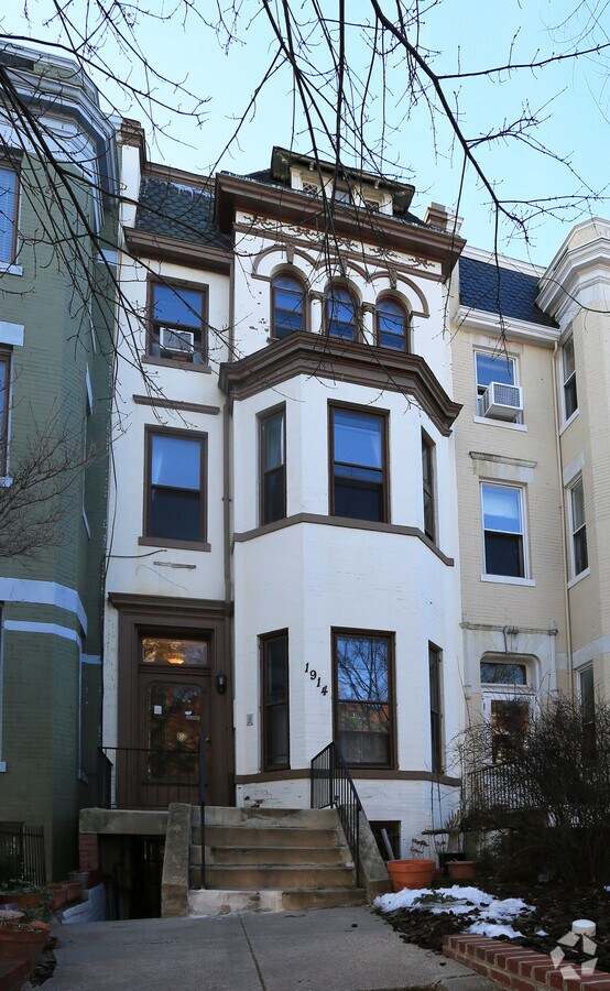 Photo - 1914 Calvert St NW