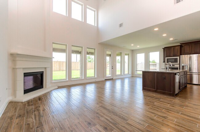 Photo - 3410 Willow Cres Ct