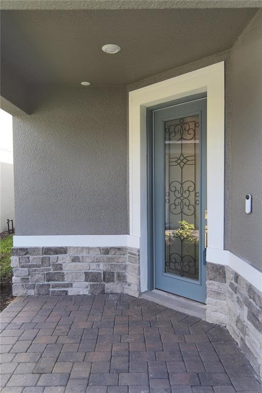 2352 Kestrel Perch Pl