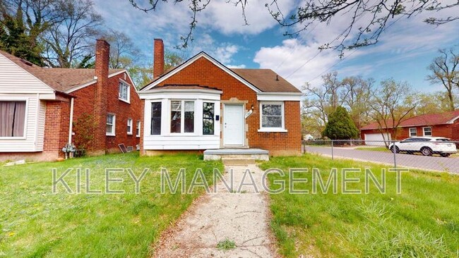 Photo - 20500 Biltmore St House