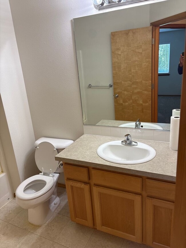 204 SE Kane Dr