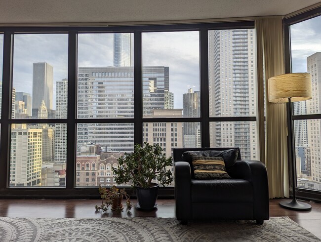 Photo - 10 E Ontario St