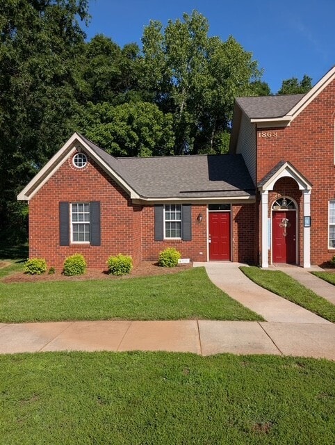 Building Photo - Private One-Level Living Awaits at The Arbors Townhomes!