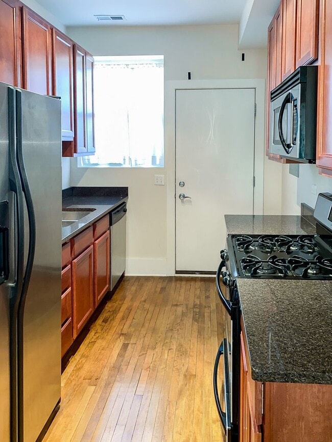 Photo - 3453 N Wolcott Ave Unit 1