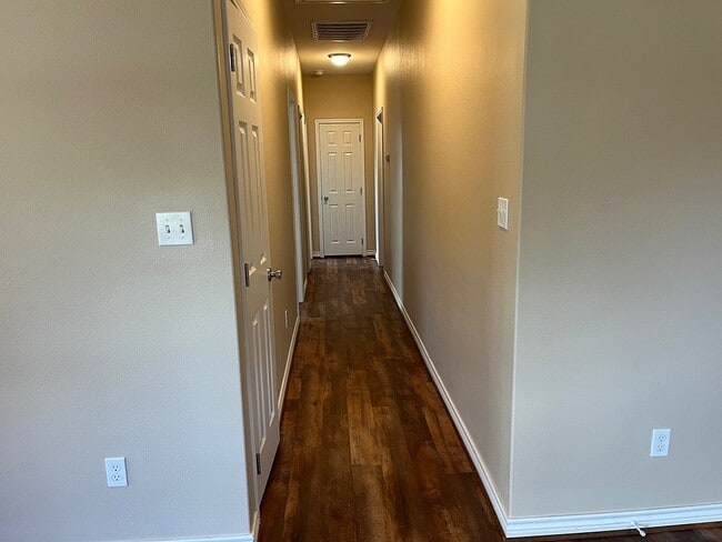 Photo - 1841 Caroline Ln