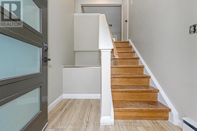 Photo - 135 Ashbrook Ct