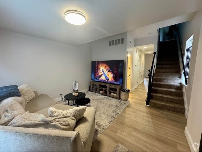 Building Photo - 1851 S 10th St Unit 2 Rental