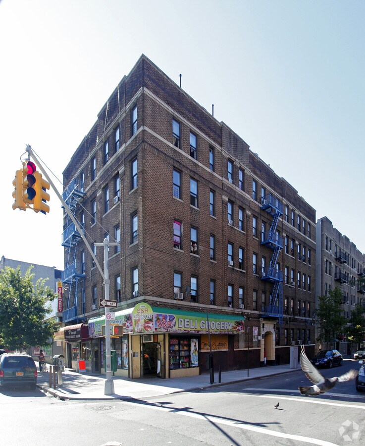 Photo - 1382 College Ave Apartments