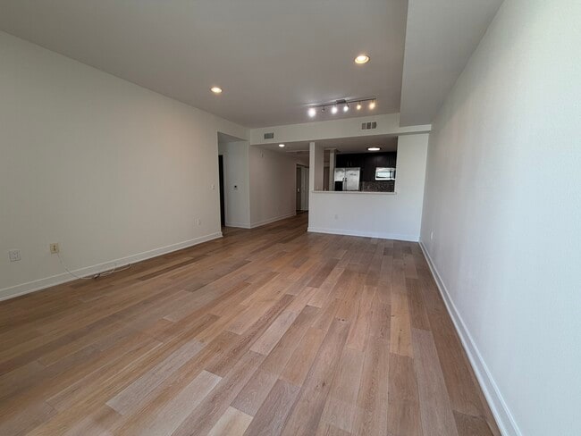 Photo - 436 S Virgil Ave Unidad PH15