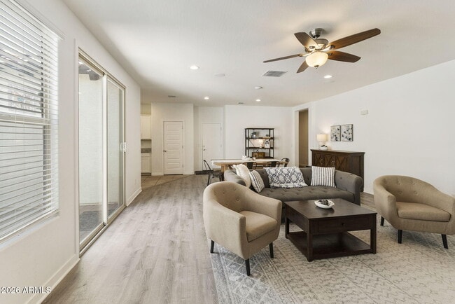 2930 N Raven