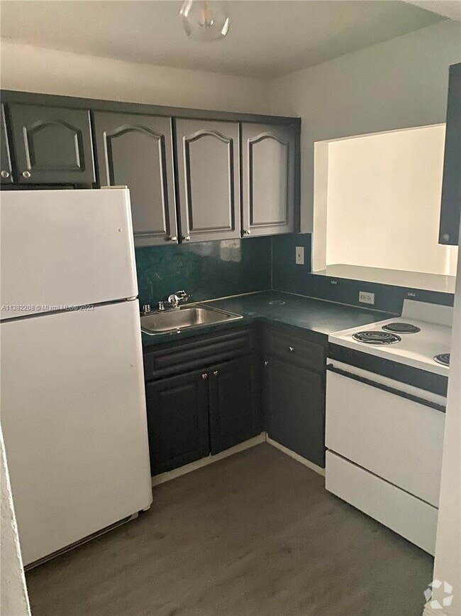 Building Photo - 1441 Lincoln Rd Unit 210 Rental