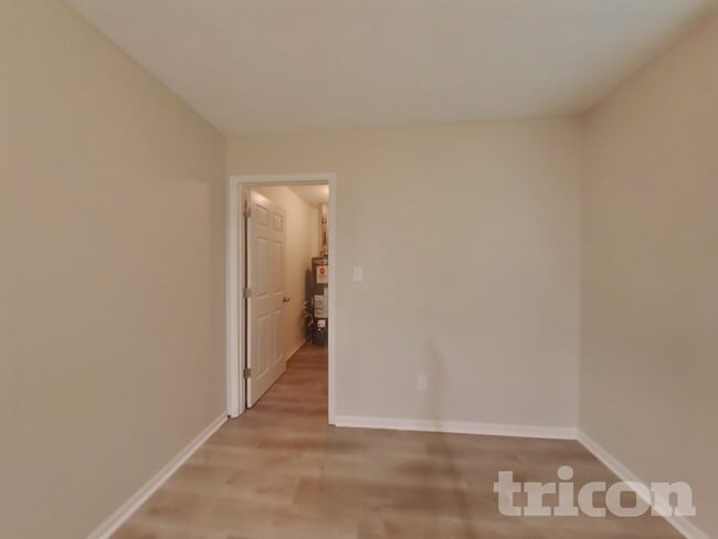 Photo - 114 Scarborough Ct