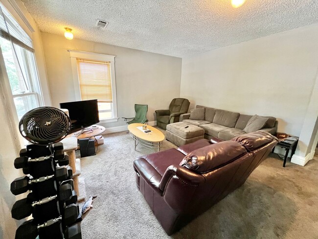 Photo - The Remington (BR-LN) Unit Remington617apt1