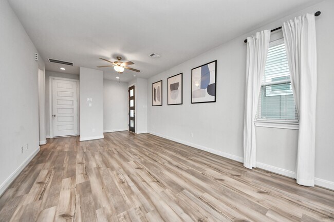 Photo - 9830 Magnolia Village Ln