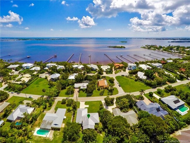 Photo - 97 S Sewalls Point Rd House