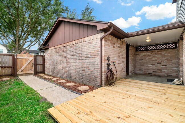 Photo - 542 Birdsong Dr
