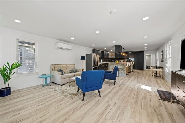 Photo - 1324 E 9th St