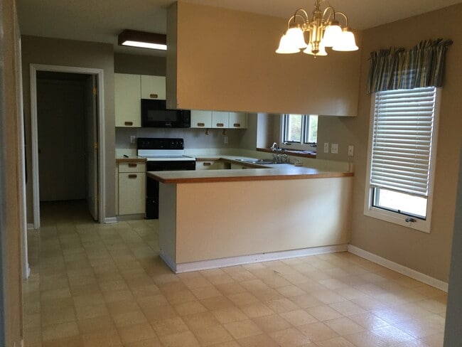 Building Photo - Carolina Pines Home in a Cul-de-Sac