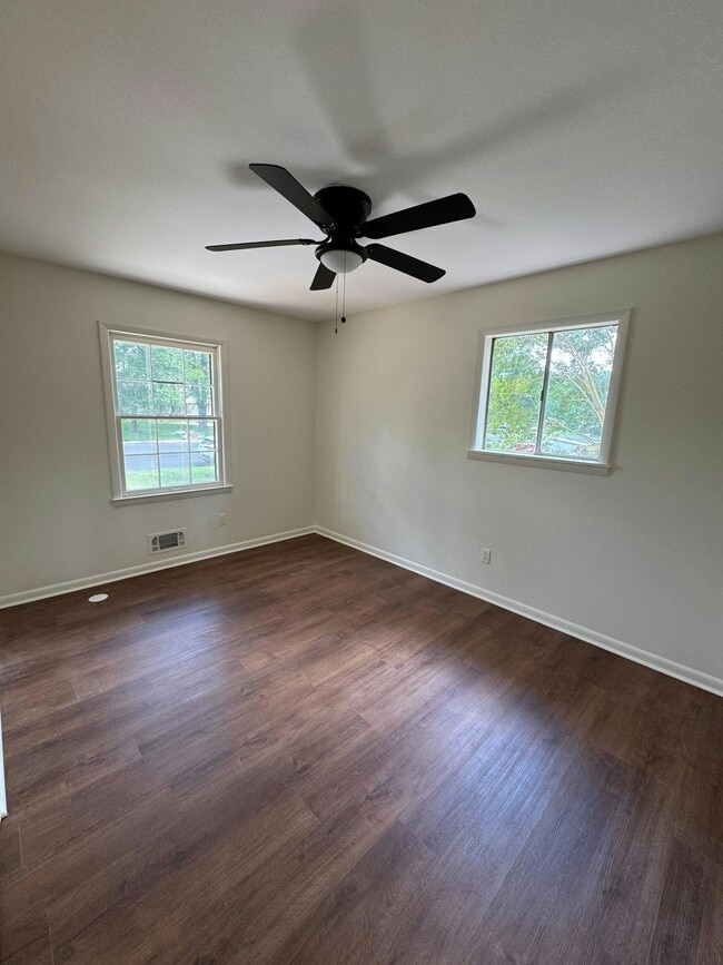 Photo - 10889 Thrasher Rd