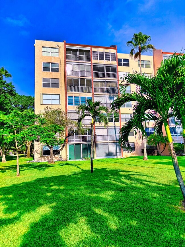 Building Photo - 14623 Bonaire Blvd Unit 510