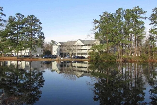 Building Photo - 922 Fairwood Lakes Dr