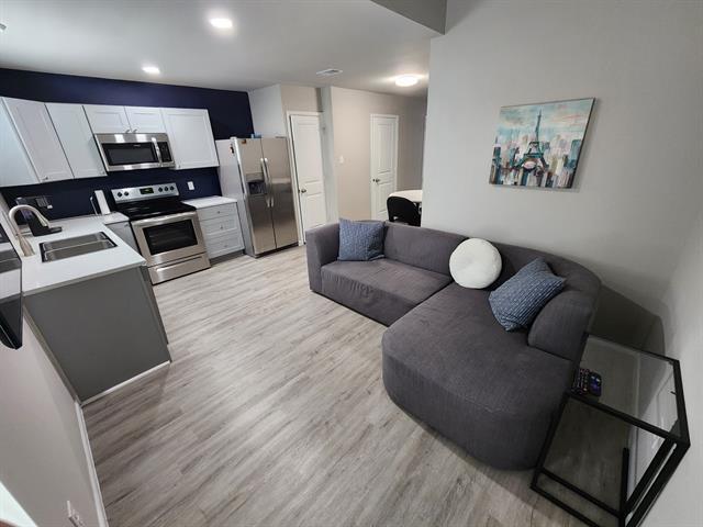 Photo - 511 Oakwood Ln