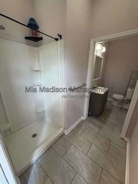 Photo - 305 W 39th St