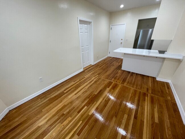 Photo - 875 Beacon St Unidad 1