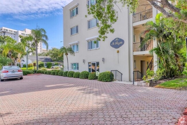 Building Photo - 301 S Gulfstream Ave Unit 103 Rental