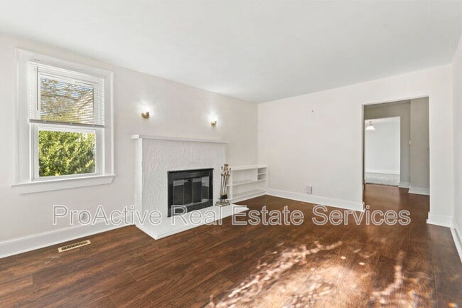 Photo - 1018 Wolcott Ave Unit B