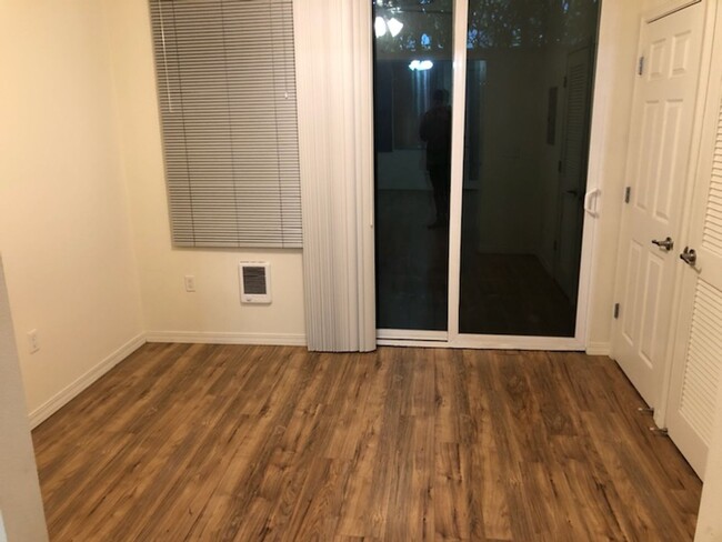 Photo - Louie Apartments