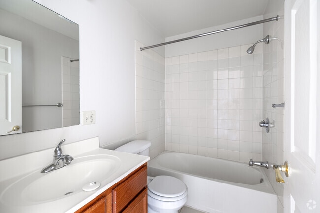Unit 3 - Studio - 725SF - Bathroom