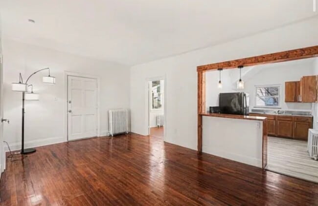 Photo - 406 E 38th St Unidad 1