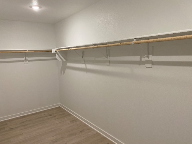 Building Photo - 1032 PEBBLE Dr Rental