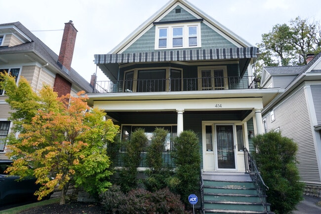 Building Photo - 414 Woodward Ave Rental