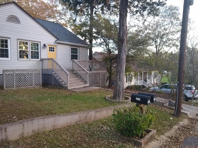 Photo - 339 Stokes Ave SE