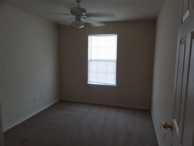 Photo - 1550 Village Way Dr