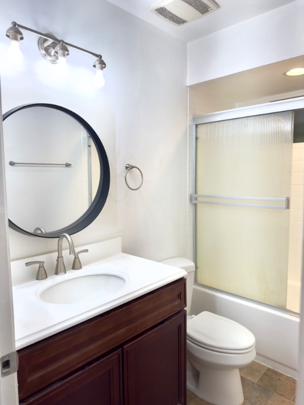 Photo - 1009 Nimrod Ct Unit C