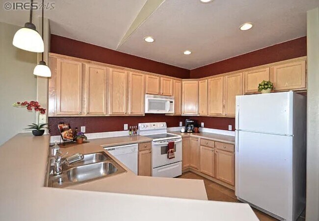 Photo - 2202 Owens Ave