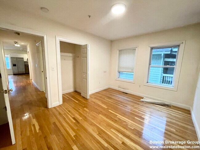 Photo - 128 Hillside St