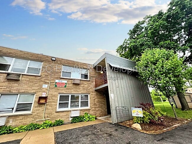 Building Photo - 245 Uteg St Unit 5