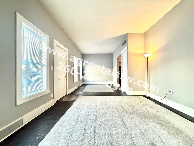 Photo - 209 S West St Unidad #1