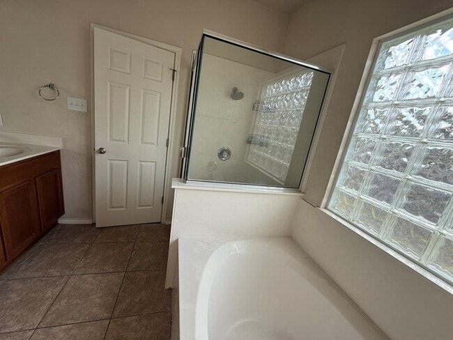 Photo - 1514 Kothman Dr