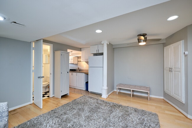 Building Photo - 529 14th St NE Rental