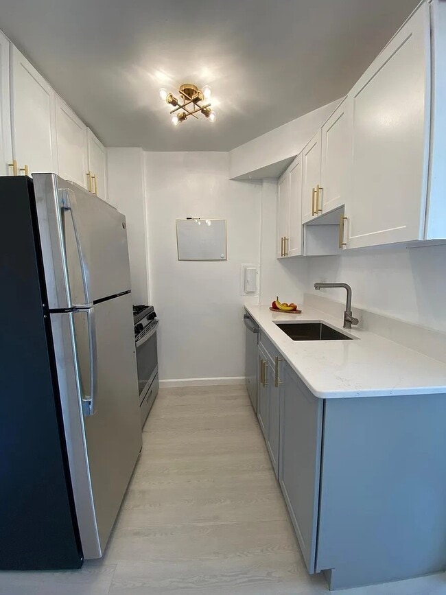 Photo - 922 24th St NW Unit 811