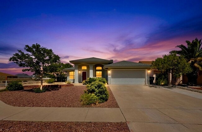 Building Photo - 10888 Loma Franklin Dr