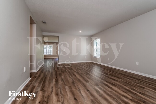 Photo - 6623 Waterton Dr