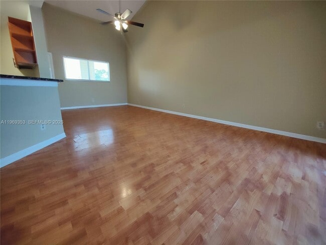 Photo - 3441 NW 44th St Unidad 204