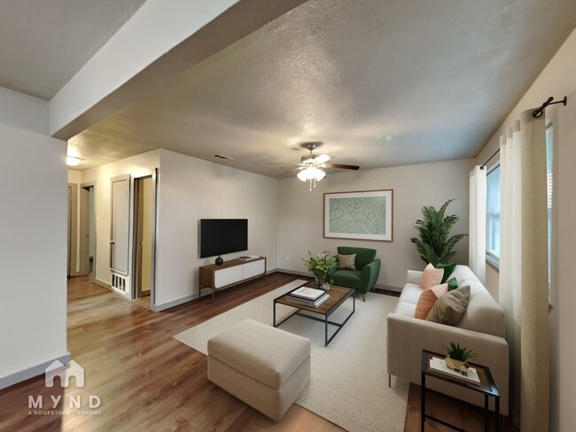 Building Photo - 624 E 3rd St Rental