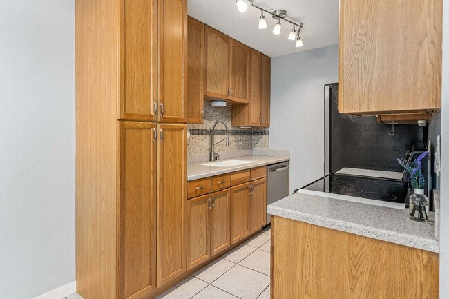 Photo - 8022 Linda Vista Rd Unit 2L